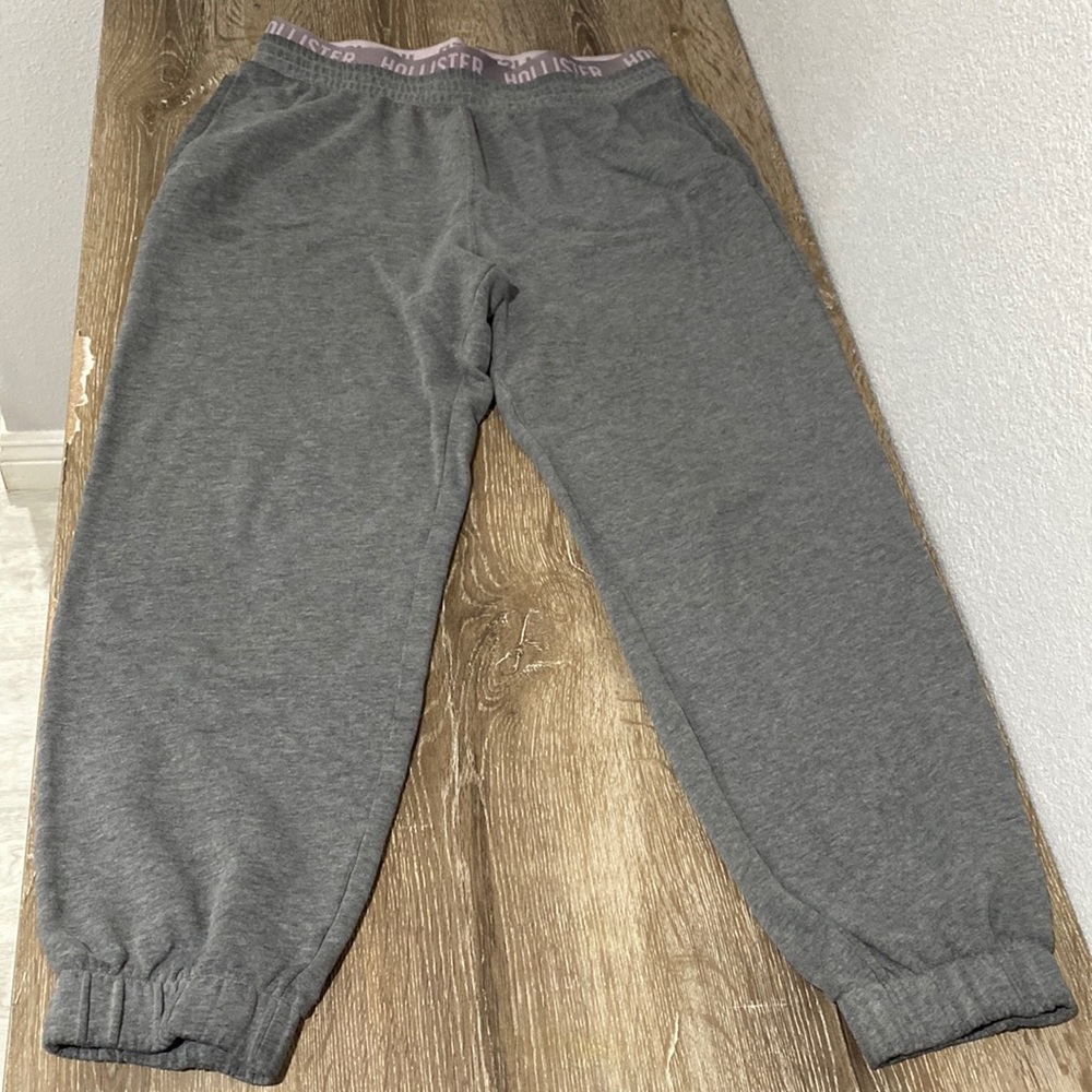 Hollister ultra high rise sweats: grey, include logo with waist band